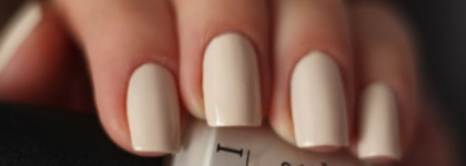 OPI My Vampire is Buff NL E82