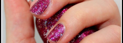 Новогодний и сверкающий лак Sally Hansen GEM Crush, 07, Lady Luck