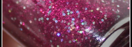 Новогодний и сверкающий лак Sally Hansen GEM Crush, 07, Lady Luck