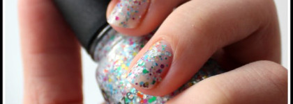 Веселый лак China Glaze "It's a trap-eze!" и известная сушка Dry Fast Top от Seche Vite