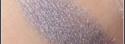 Кремовые тени L'oreal Color Infaillible: 015 Flashback Silver и 002 Hourglass Beige