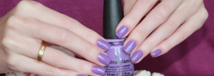China Glaze "Spontaneous"