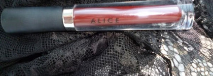 "Весь этот гранж" или Любимая темная лошадка VOV Alice Loving Gloss #18 Dark wine
