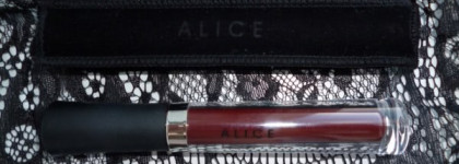 "Весь этот гранж" или Любимая темная лошадка VOV Alice Loving Gloss #18 Dark wine