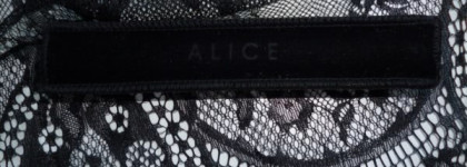 "Весь этот гранж" или Любимая темная лошадка VOV Alice Loving Gloss #18 Dark wine