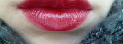 Любовное настроение с Yves Saint Laurent Rouge Pur Couture в оттенке #2 Rouge Pourpre