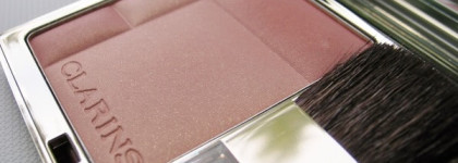 Румяна  Clarins Blush Prodige Illuminating Cheek Color 02 (soft peach)