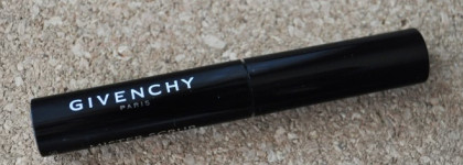 Скрабы для губ Givenchy и L'Action