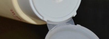 Смягчающий и очищающий пенящийся крем для сухой или чувствительной кожи Clarins Gentle Foaming Cleanser with Shea butter dry or sensitive skin