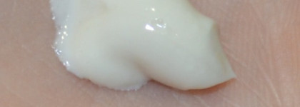 Смягчающий и очищающий пенящийся крем для сухой или чувствительной кожи Clarins Gentle Foaming Cleanser with Shea butter dry or sensitive skin