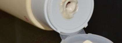 Смягчающий и очищающий пенящийся крем для сухой или чувствительной кожи Clarins Gentle Foaming Cleanser with Shea butter dry or sensitive skin