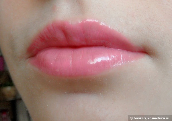 Мои новые блески для губ - NYX Butter Gloss в оттенках Blg03 Peaches and Cream и Blg07 Tiramisu