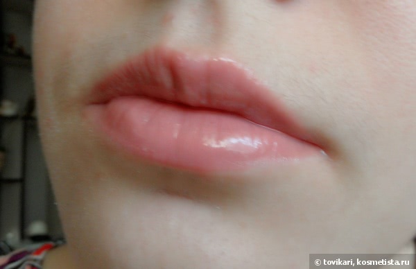Мои новые блески для губ - NYX Butter Gloss в оттенках Blg03 Peaches and Cream и Blg07 Tiramisu