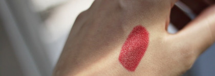 Обожаемая помада MAC matte lipstick rouge a leveres в оттенке russian red