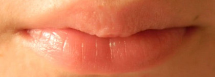 Блеск для губ Essence изменяющий цвет, Tint It ( №01, turn to happy )