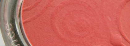 Первый опыт с розовым цветом: Essence longlasting lipstick #10 cotton candy и Essence silky touch blush #60 life`s a cherry