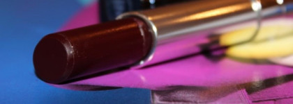 Исконно осенняя Dior Addict Extreme Lipstick - Black Tie 987