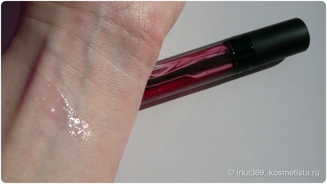 Весенняя новинка Gosh Copenhagen Lip Oil - Масло для губ в оттенке 04 Rasberry