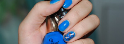 Golden Rose #241 и Essence Nail Art Special Effect Topper #02