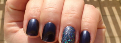 Лак OPI - Light My Sapphire - NL B60 и немного блесток