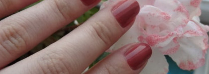 Всеми любимая фирма Essie и лак в оттенке All Tied Up (№218A)