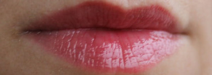 Essence Stay with me longlasting lipgloss 02 my favorite milkshake и 07 kiss kiss kiss