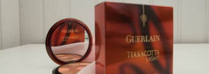Guerlain Terracotta Light Sheer Bronzing Powder №03 brunettes & Guerlain Terracotta Brush Retractable Bronzing Powder Brush