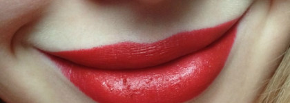 Ужасно прекрасная MAC Lipstick Matte Russian Red
