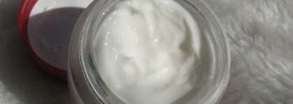 Удачное знакомство с косметикой Кора: Крем увлажняющий с морскими экстрактами и Крем-гель для век с маслом ши