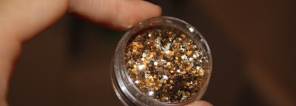 Немного праздника летом. Max Factor Glossfinity# Royal Blue + золотые блестки