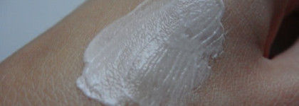 Средства с кислотами от Noreva