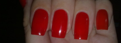 Парочка, продлевающая жизнь моему маникюру Sally Hansen Hard as Nails hardener, Sally Hansen Mega Shine Extended Wear top coat