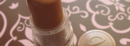 Essence lipstick 52 in the nude