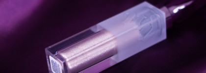 Urban Decay Glaze-On Liquid Eyeshadow: Silver Spooning