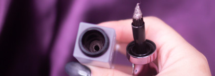 Urban Decay Glaze-On Liquid Eyeshadow: Silver Spooning