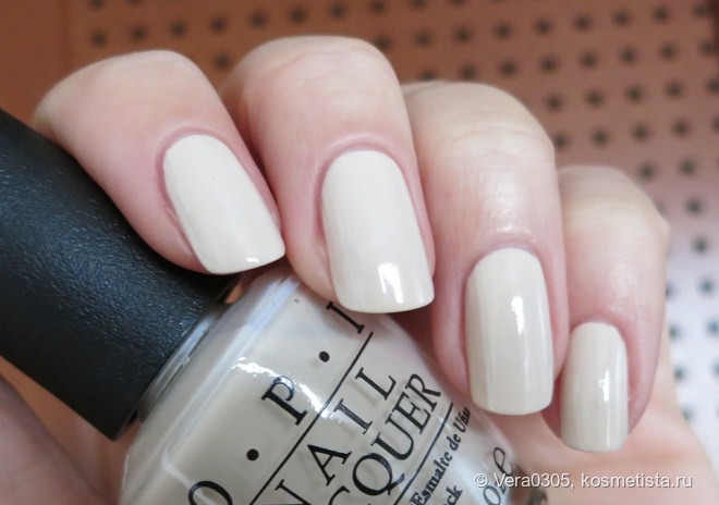 OPI E82 - My Vampire Is Buff