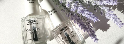 Berenice ухаживает за ногтями