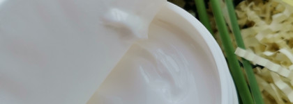 Uriage Eau Thermale Water, Water Sleeping Mask и Unctuous Body Balm - базовое увлажнение даже для чувствительной кожи