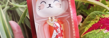 Kokeshi Neko - девочка-кошка, приносящая удачу