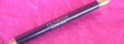 Неплохо спелись: Clarins Crayon Khol Long Lasting Eye Pencil with Brush 05 intense violet и Bourjois Volume Glamour Max Holidays 55 Purple mania