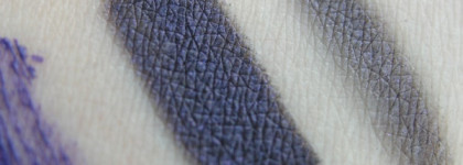 Неплохо спелись: Clarins Crayon Khol Long Lasting Eye Pencil with Brush 05 intense violet и Bourjois Volume Glamour Max Holidays 55 Purple mania