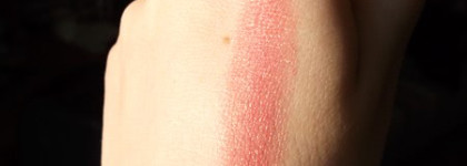 Розовые розы - Chanel Rouge Coco Hydrating Creme Lip Colour #40 charme и Nature Republic Shine blossom Rose #2