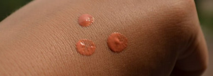 Эффект фотошопа  с кремовыми румянами Clarins - Instant Light Blush / Eclat Minute Blush 02 Coral Tonic