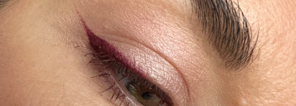 Вернулась спустя 12 лет с любимым комбо для зеленых глаз