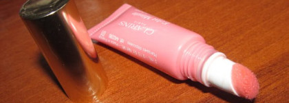 Розовые губки с Clarins Eclat Minute Instant Light Natural Lip Perfector 01 rose shimmer