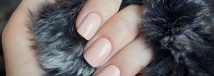 Illamasqua nail varnish "Monogamous"
