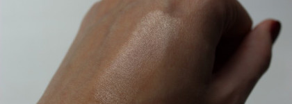 Genuine Glow Eyelighting Creme For Eyes And Face в оттенке 02 bare blush