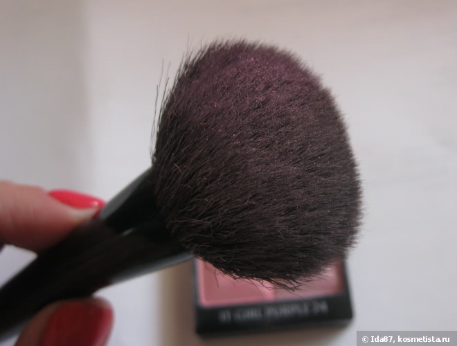 Розовый люкс и масс – Givenchy Le Prisme Blush Powder Blush №24 It-Girl Purple vs Essence Blush Up! Powder Blush №20 Pinky Flow