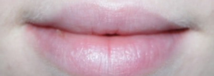 Милейшая помада  MAC lipstick в оттенке Hue (линейка Glaze)