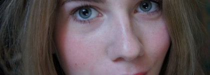 Персики-морковки ( румяна MAC Cremeblend Blush в оттенке Something Special и помада Revlon Super Lustrous Lipstick в оттенке 674 Coralberry)